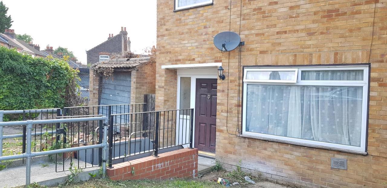 61 Baker Street Daire Luton  Dış mekan fotoğraf